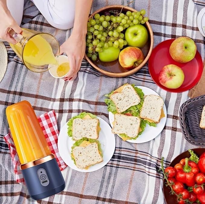 Small Portable Juicer , Blender for Smoothies & Juices